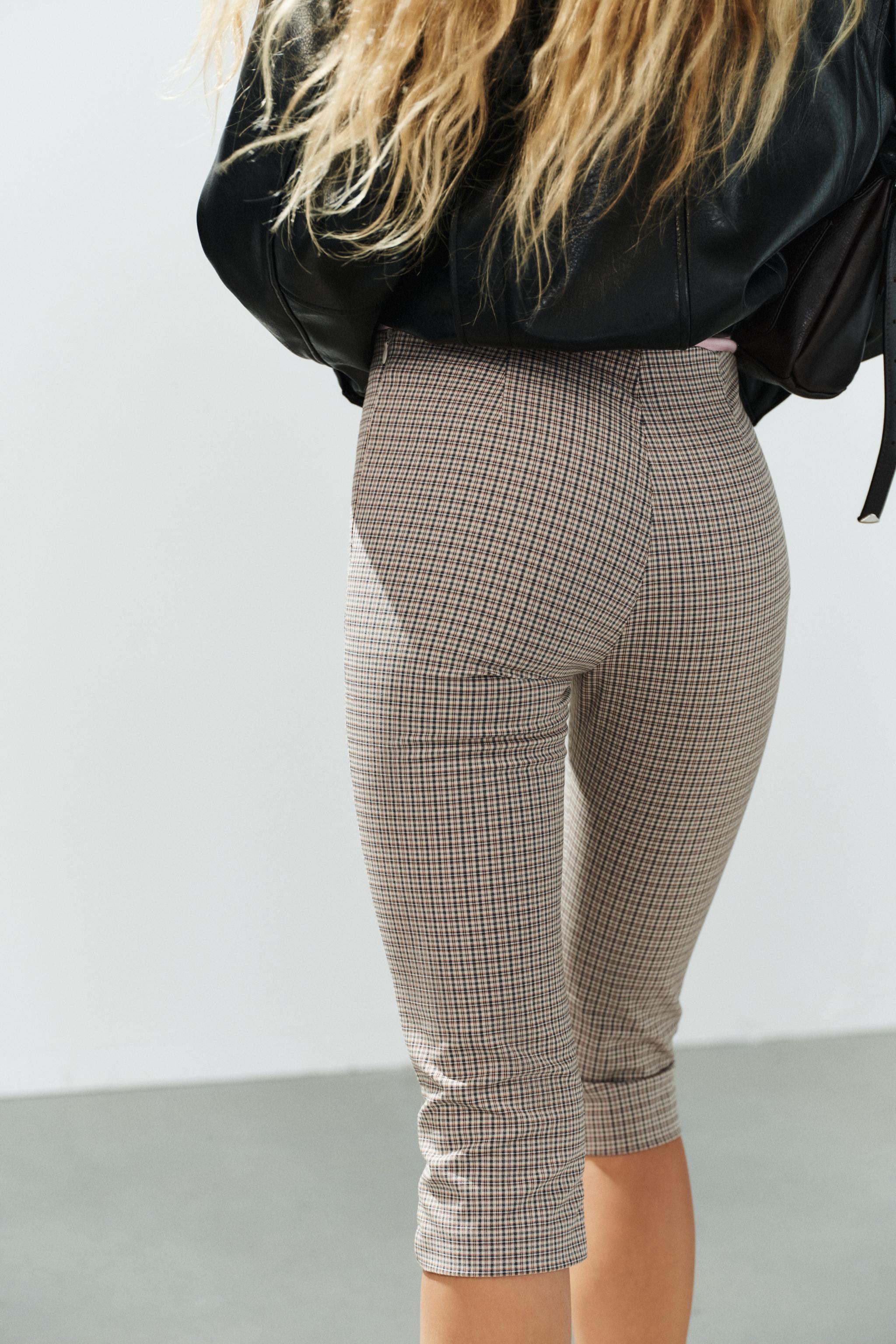 PANTALON CAPRI À CARREAUX